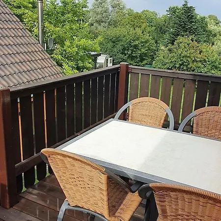 Mit Garten In *